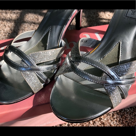 Touch Ups Silver Heels - Picture 3 of 7